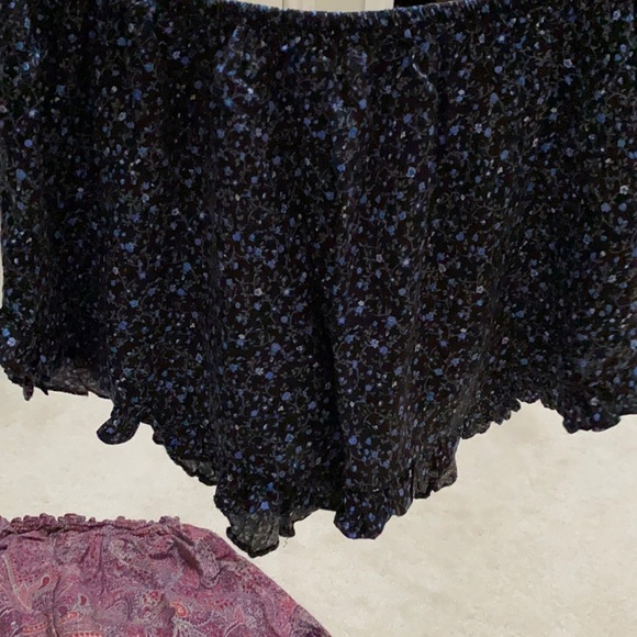 2 brandy melville shorts - Picture 2 of 3